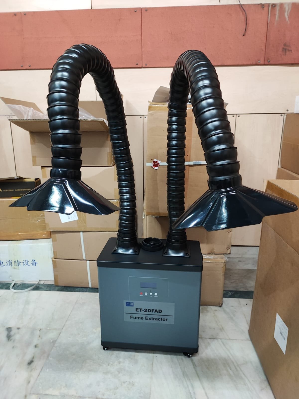Fume extractor